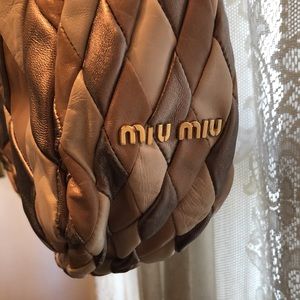 MIU MIU(AUTHENTIC)-BEAUTIFUL WEAVED LEATHER BAG!